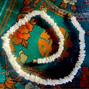 Vintage authentic Hawaiian puka shells necklace